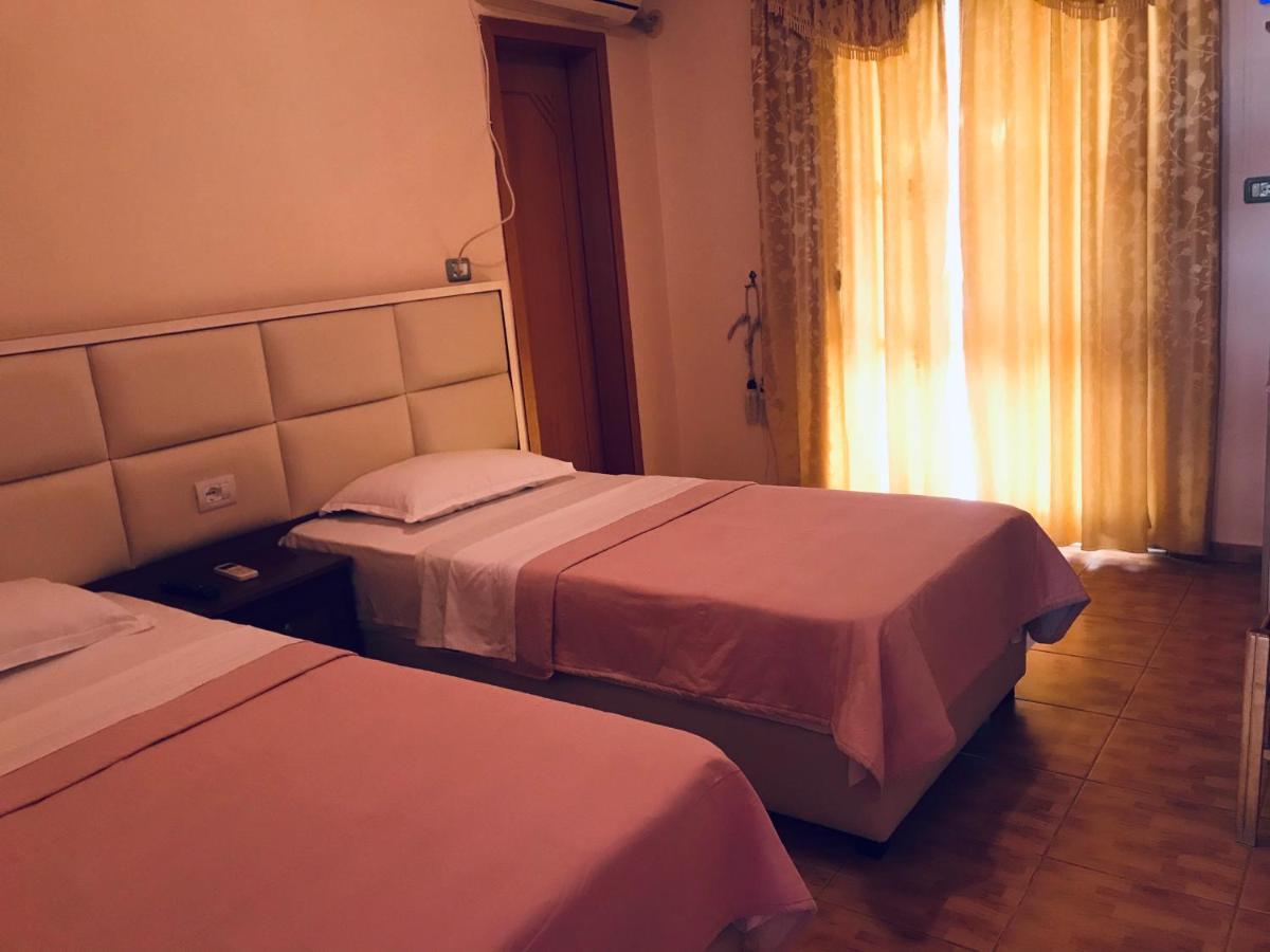 Bujtina Flowers Përmet Zewnętrze zdjęcie